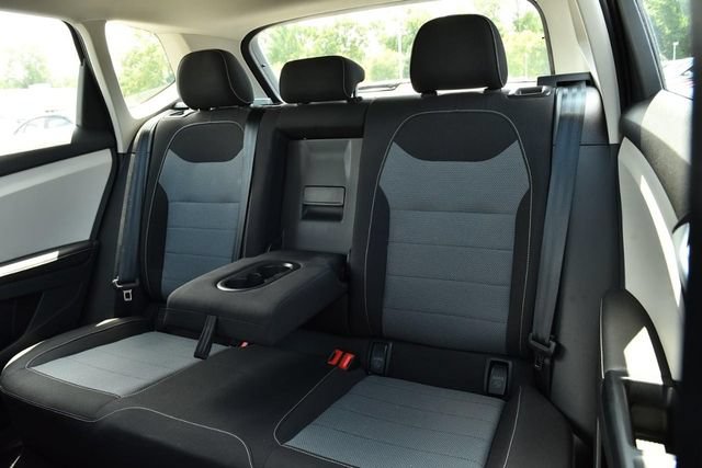 Certified 2025 Volkswagen Taos S FWD image 20