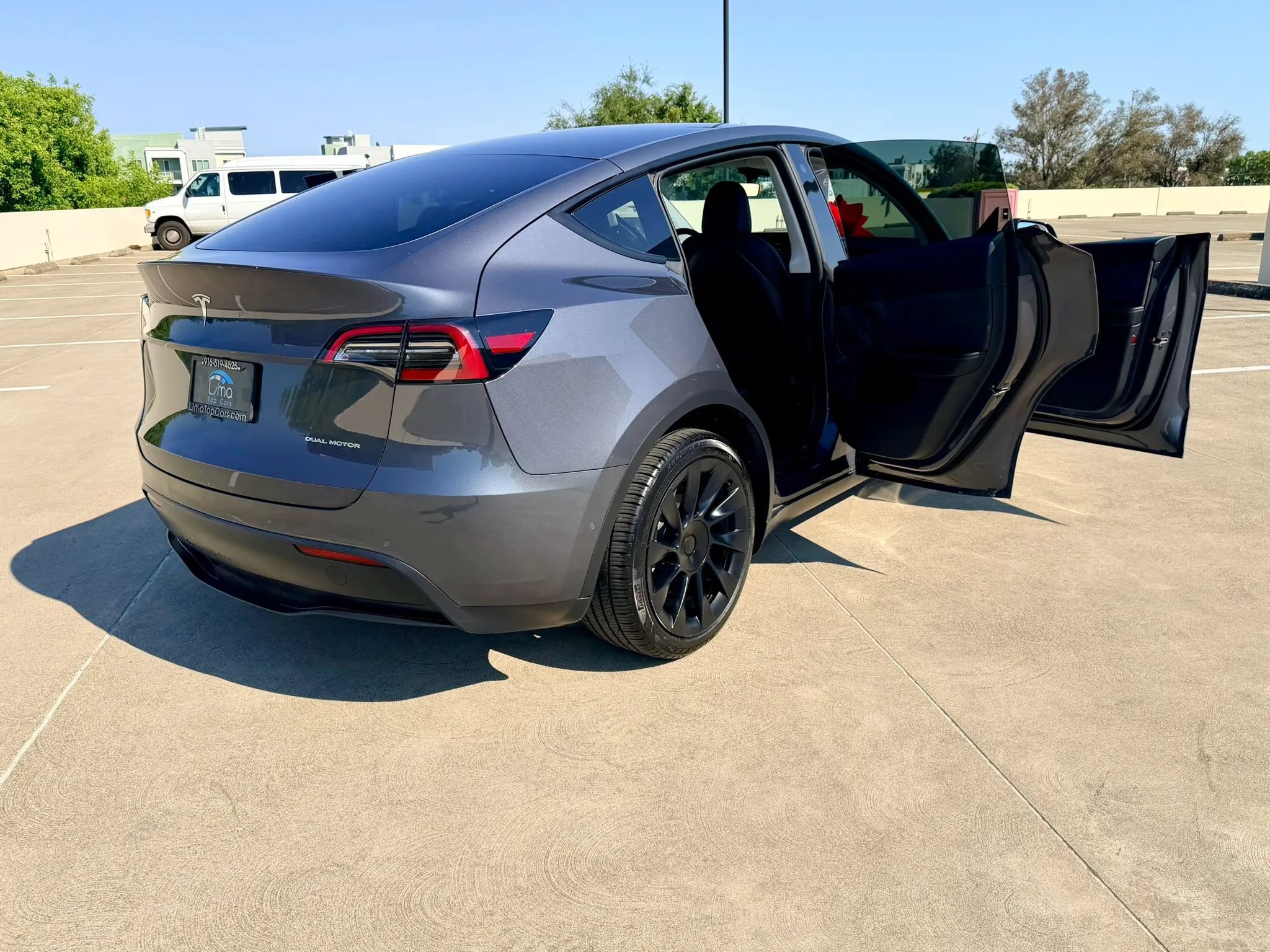 Used 2023 Tesla Model Y Long Range AWD/4WD image 38