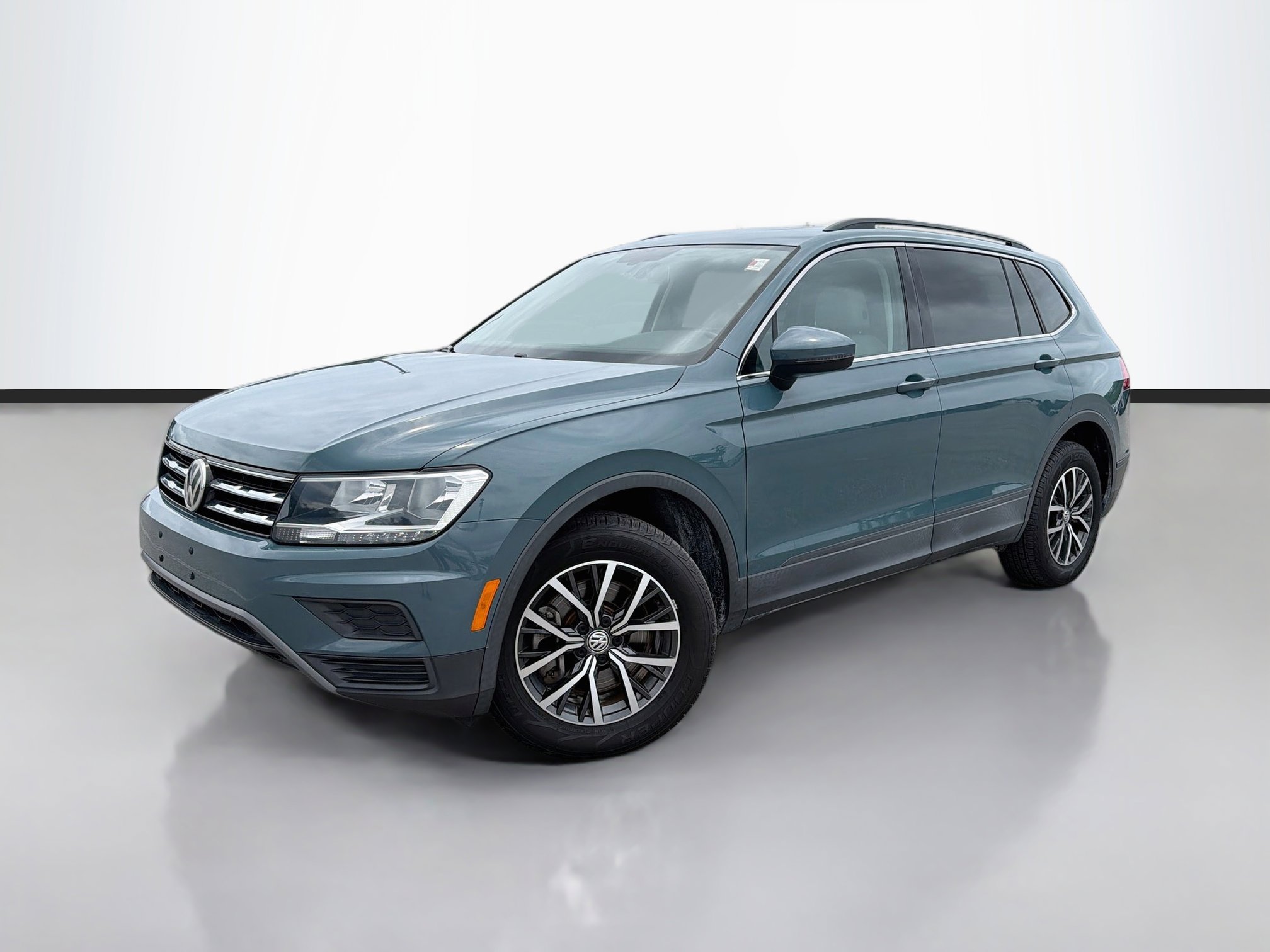 Used 2019 Volkswagen Tiguan SE w/ Panoramic Sunroof Package
