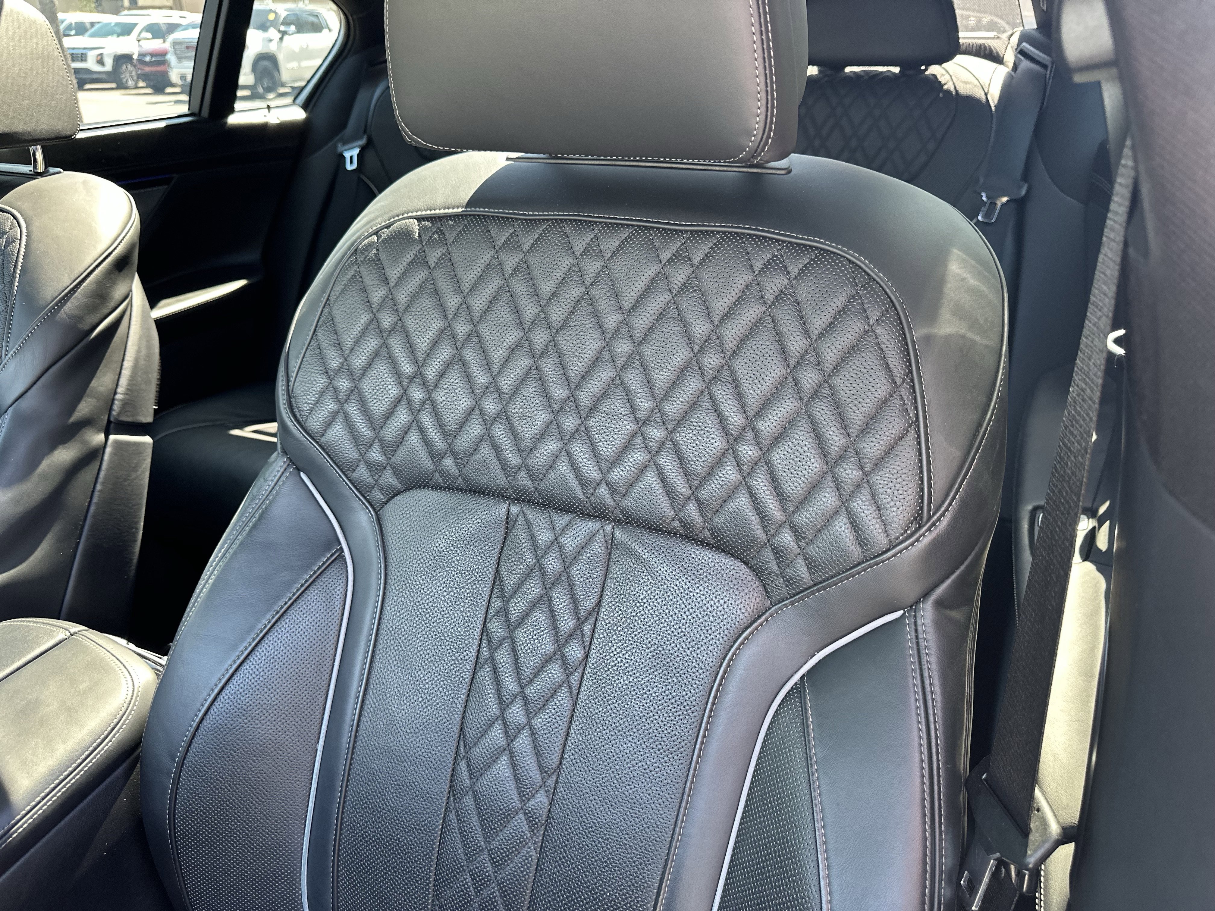 Used 2018 BMW 750i image 24