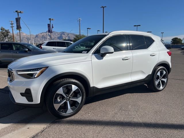 New 2025 Volvo XC40 B5 Core w/ Protection Package Premier image 8