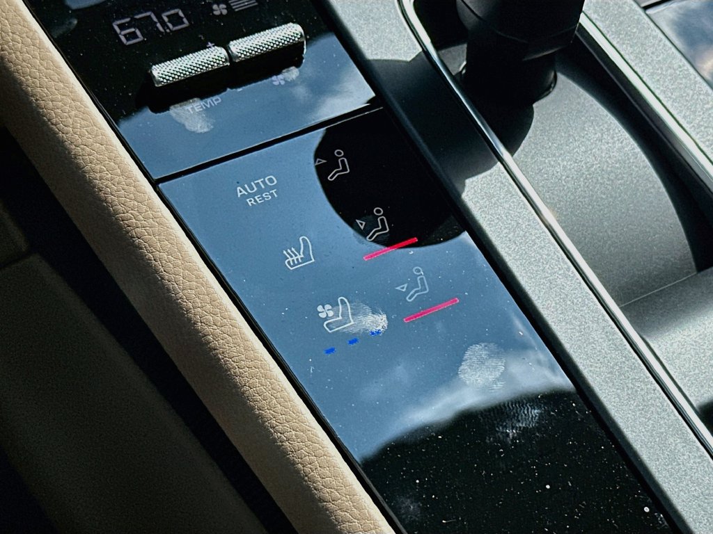 New 2026 Porsche Macan AWD/4WD image 23