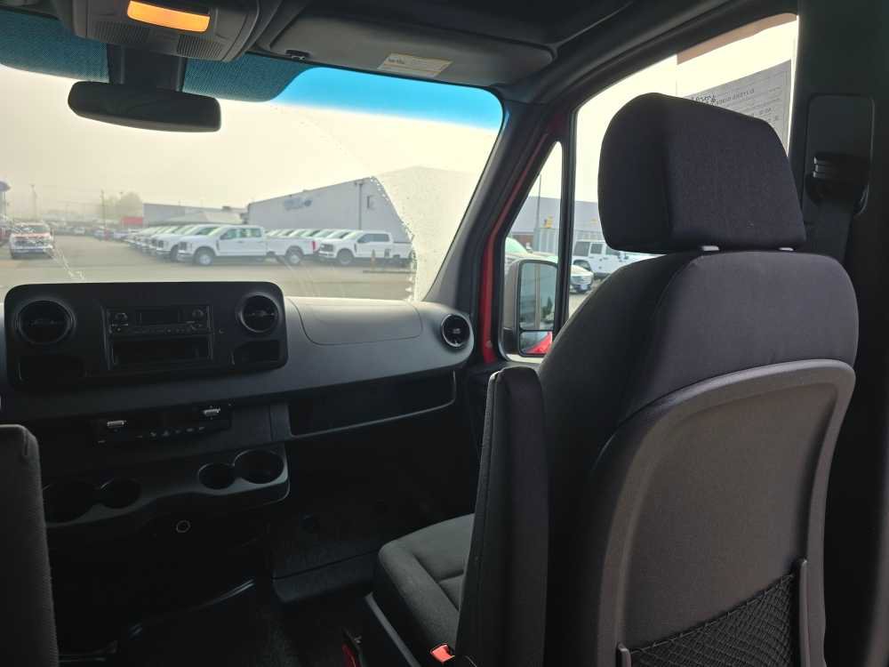 Used 2021 Mercedes-Benz Sprinter 1500 image 14