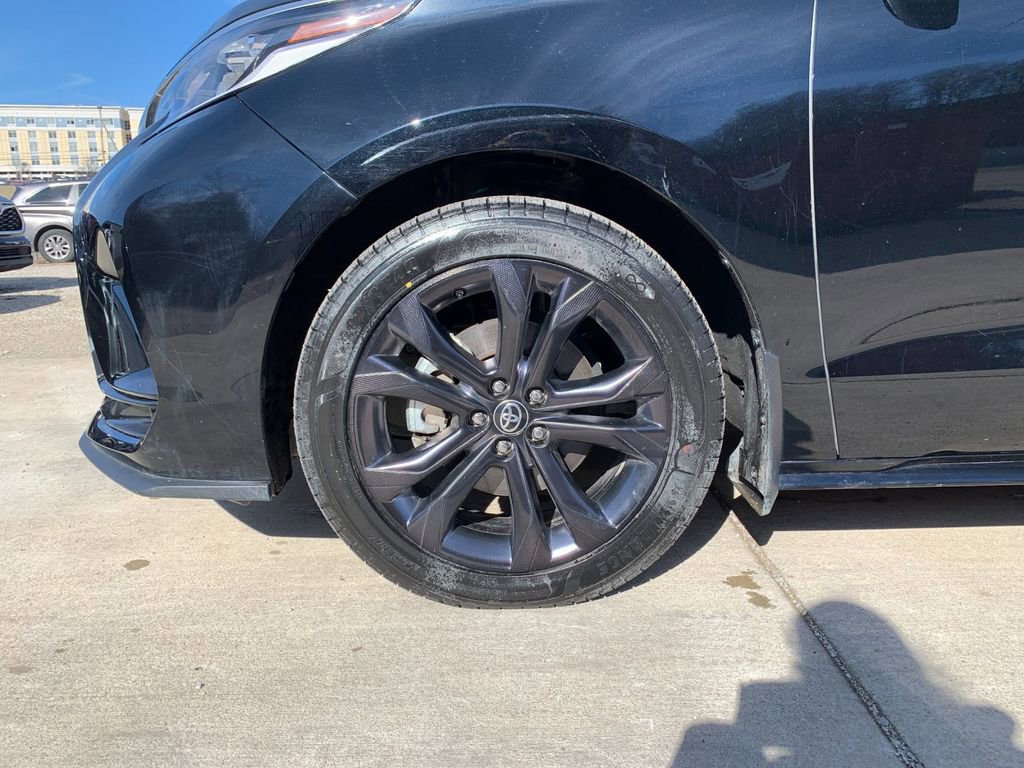 Used 2024 Toyota Sienna XSE w/ XSE Plus Package image 36