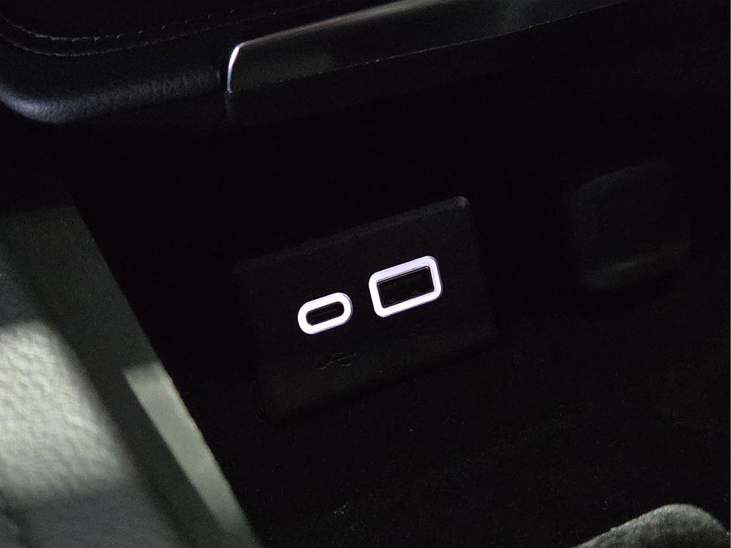 Used 2024 Cadillac XT4 Premium Luxury AWD/4WD image 21