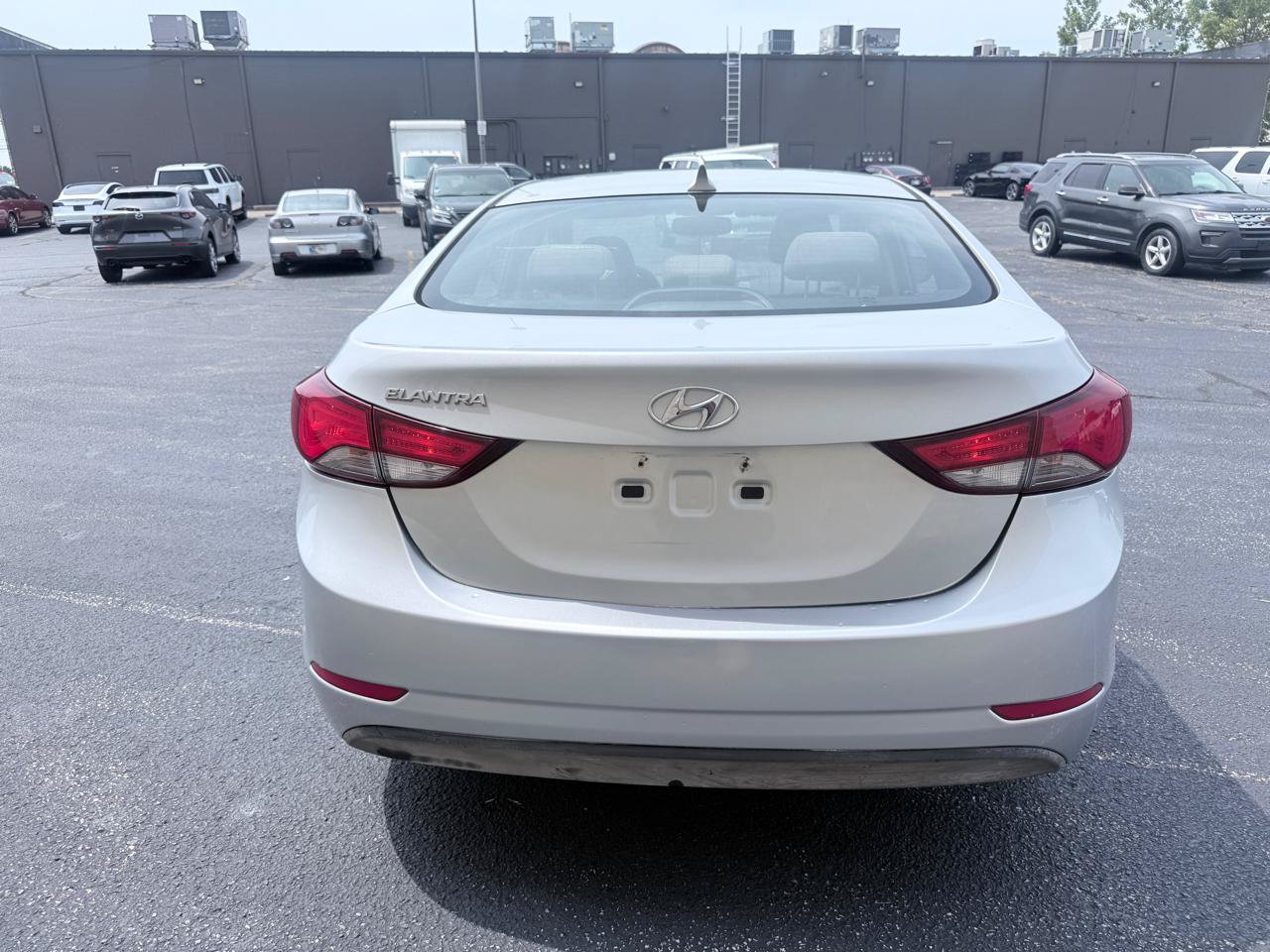 Used 2016 Hyundai Elantra SE FWD image 4