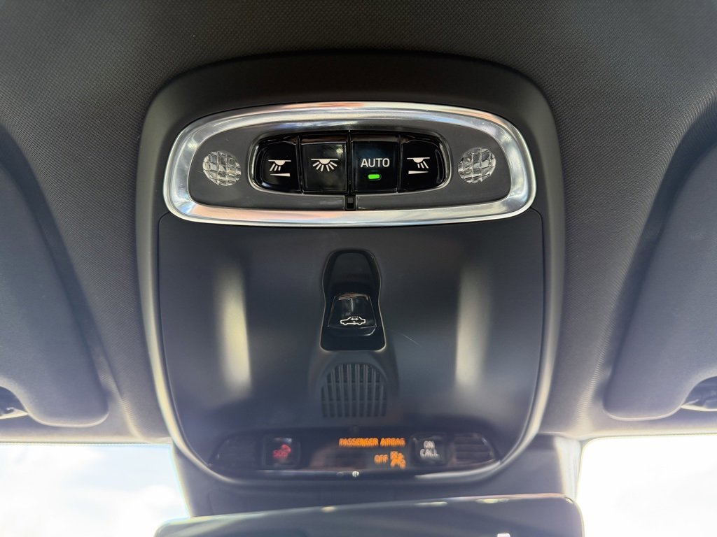 Used 2018 Volvo XC60 T6 R-Design w/ Convenience Package image 28