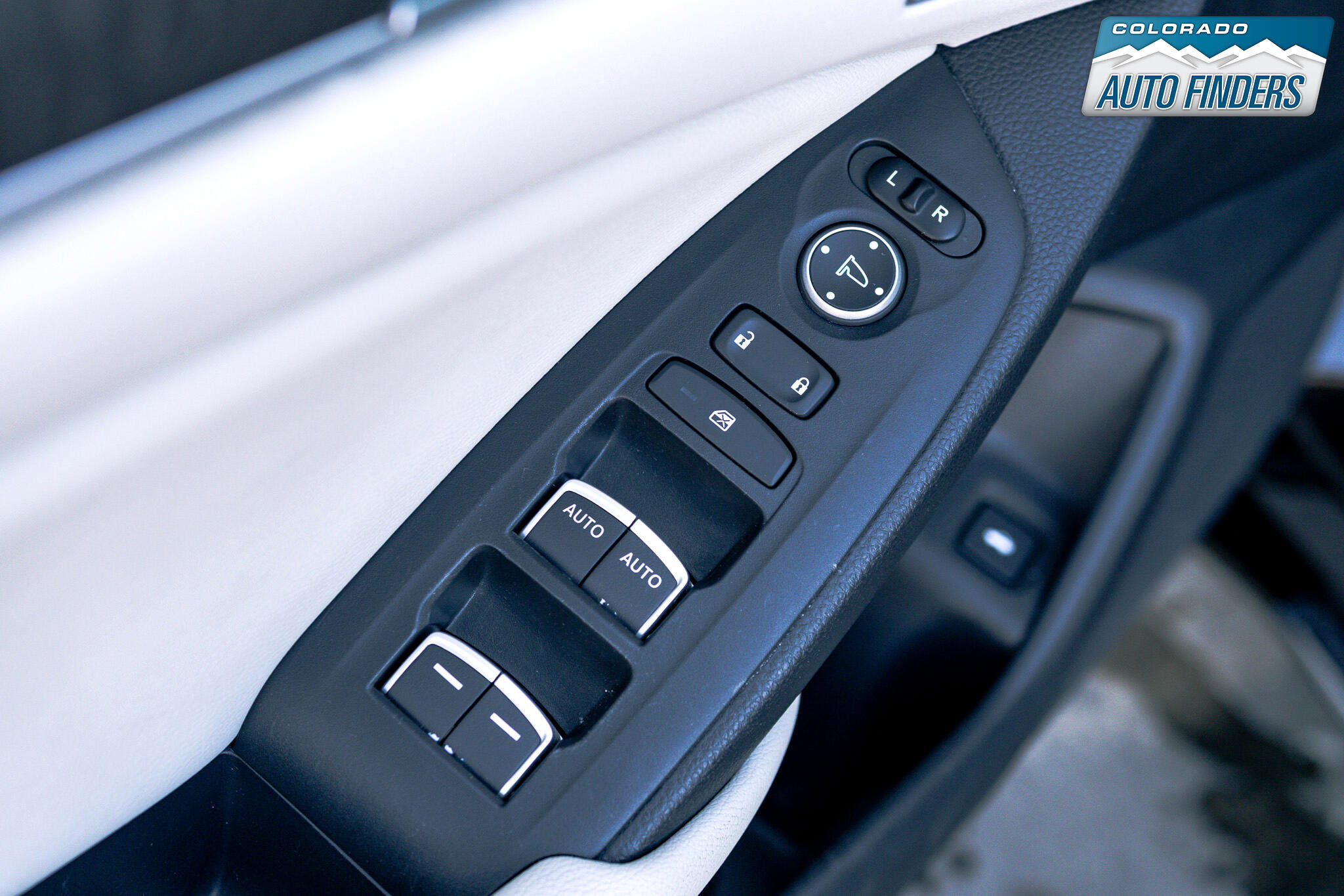 Used 2018 Honda Accord EX-L image 11