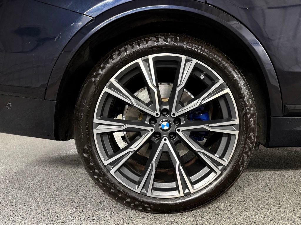 Used 2022 BMW X7 xDrive40i w/ M Sport Package AWD/4WD image 8