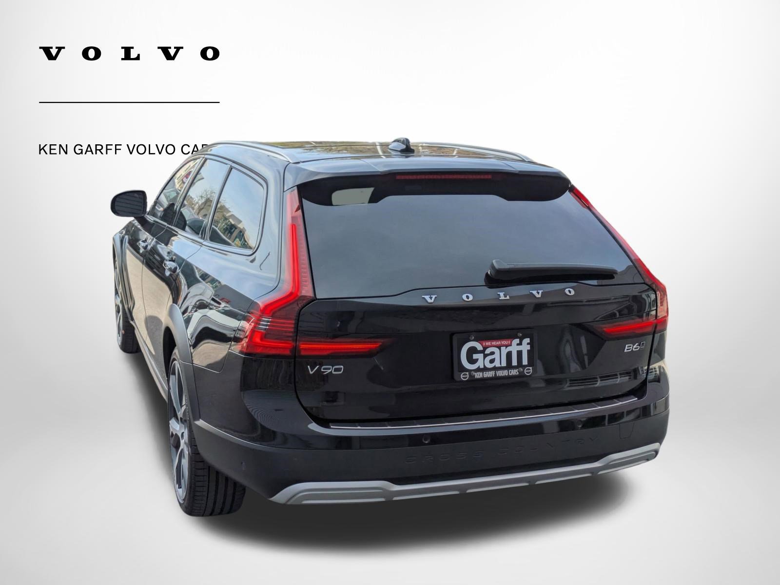 Used 2025 Volvo V90 B6 Cross Country Ultra AWD/4WD image 5