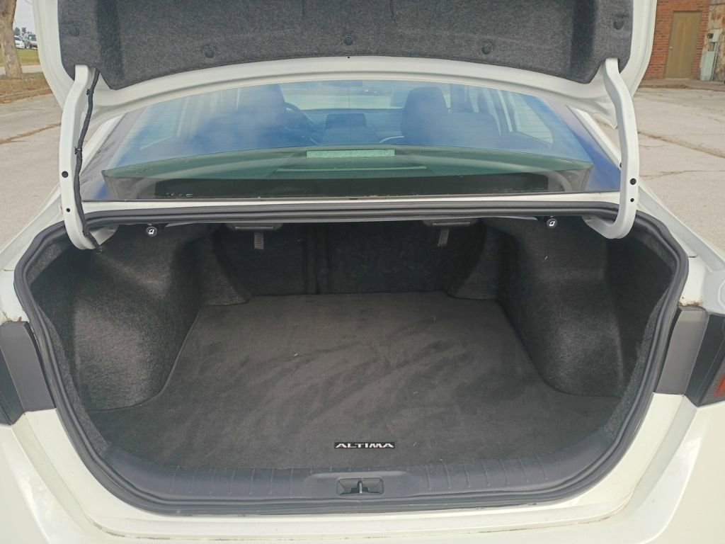 Used 2024 Nissan Altima 2.5 SV image 11