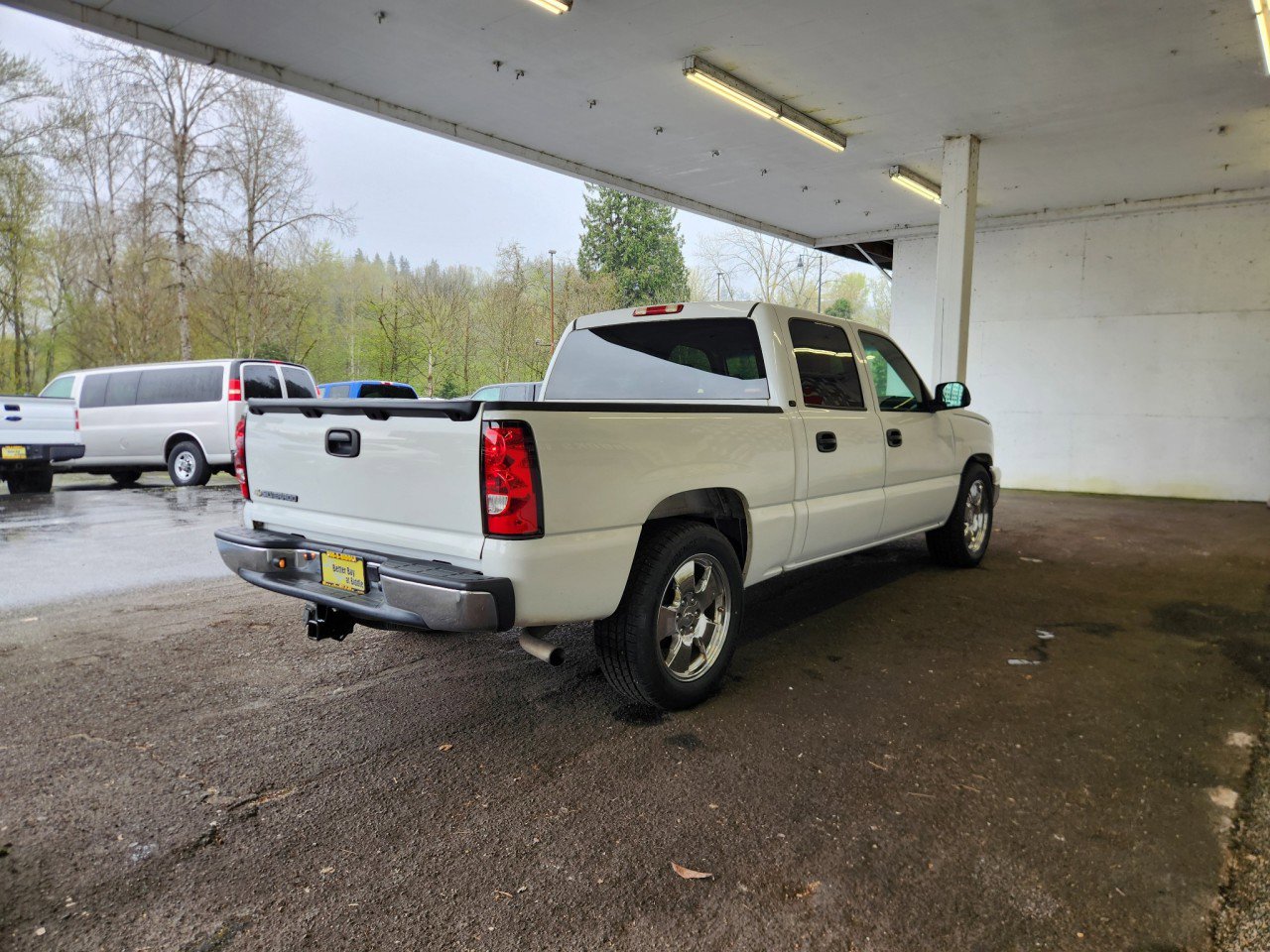 Used 2006 Chevrolet Silverado 1500 LT w/ Onstar Plus Package RWD image 3