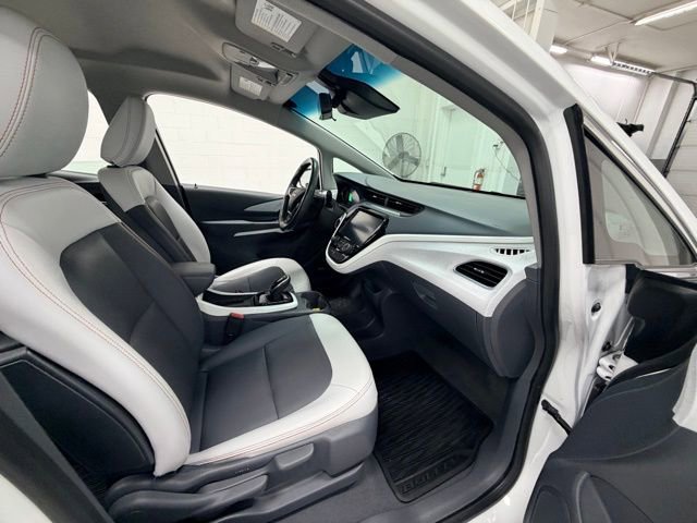 Certified 2019 Chevrolet Bolt Premier w/ Infotainment Package image 30