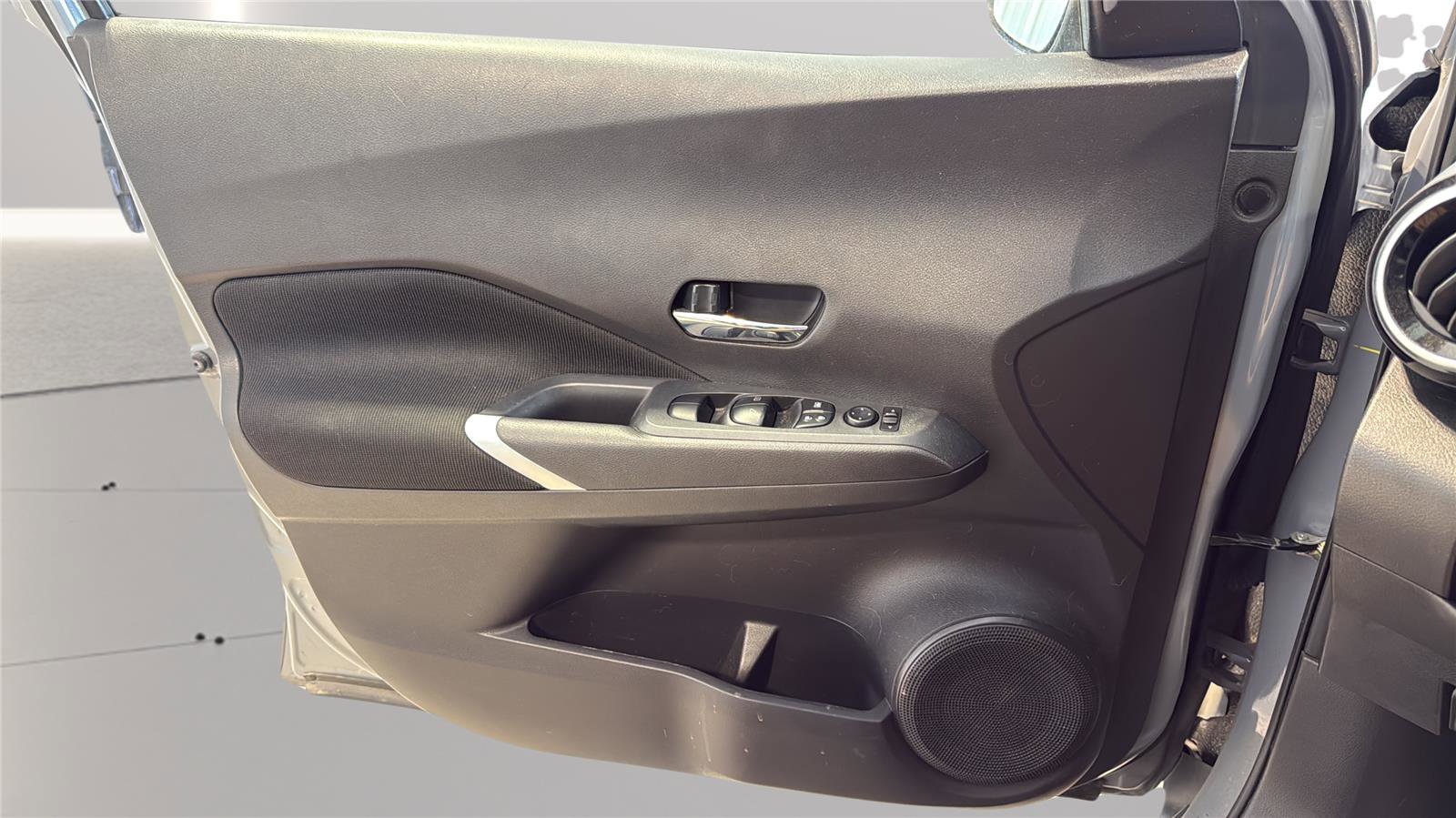 Used 2021 Nissan Kicks SV FWD image 19