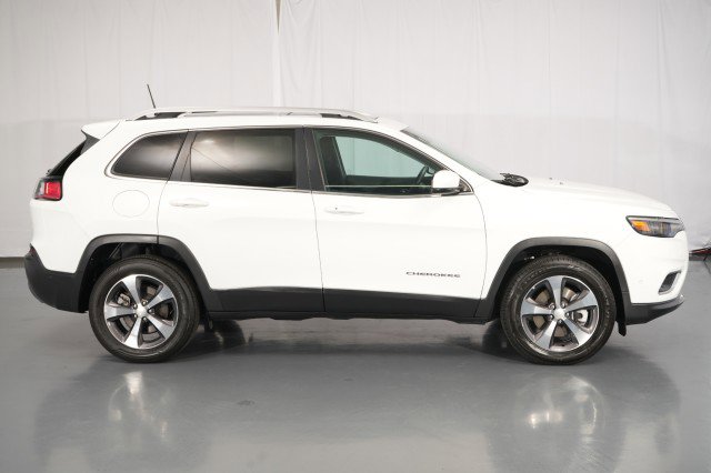 Used 2019 Jeep Cherokee Limited w/ Luxury Group AWD/4WD image 10