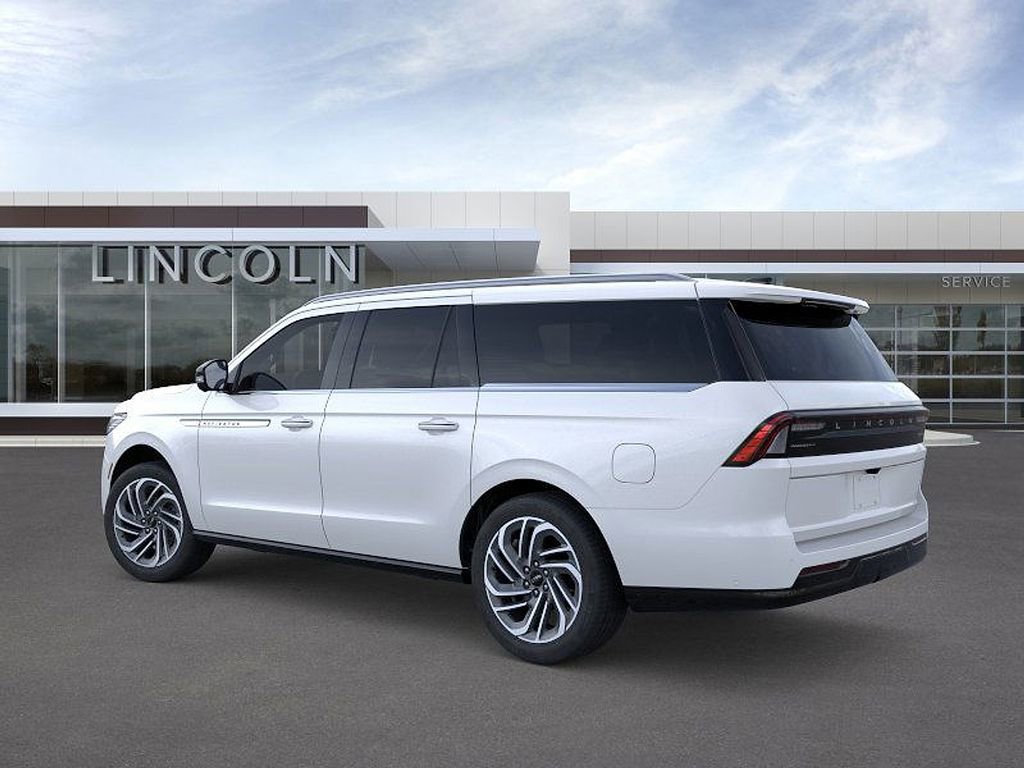 New 2026 Lincoln Navigator L Reserve AWD/4WD image 4