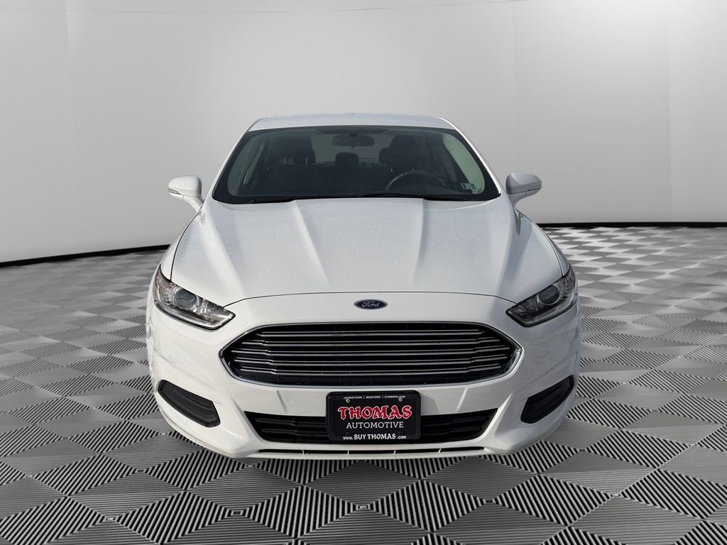 Used 2016 Ford Fusion SE image 2