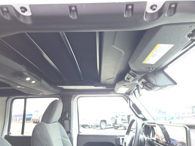 Used 2024 Jeep Wrangler Sport S image 39