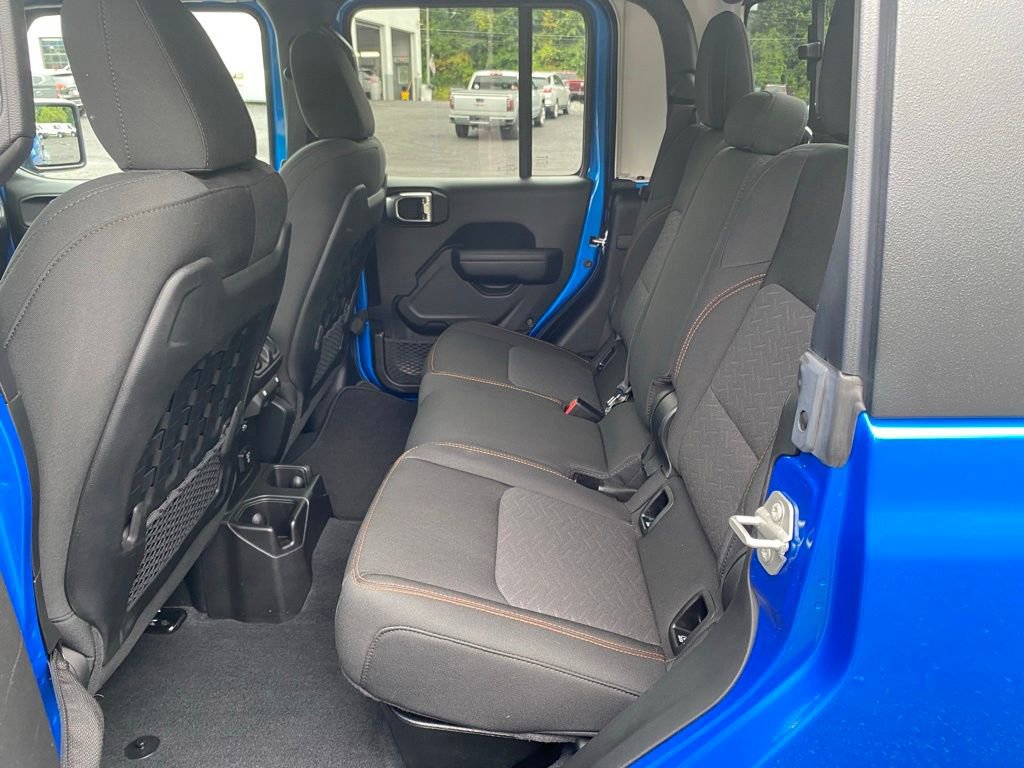 Used 2023 Jeep Gladiator Mojave w/ Dual Top Group image 16