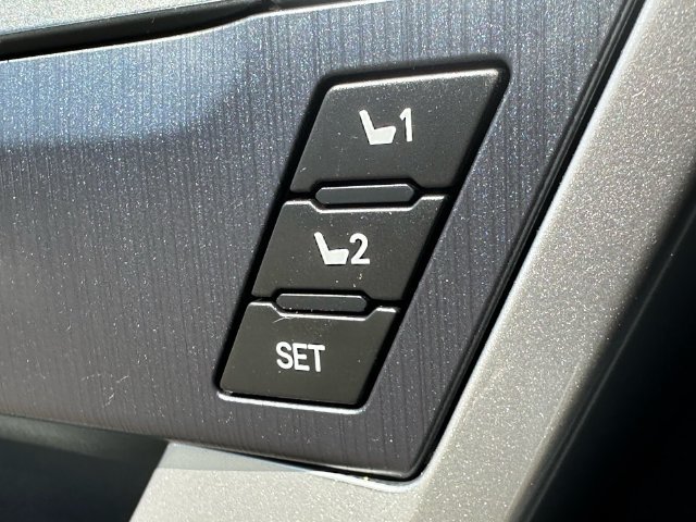 Certified 2022 Toyota Tundra Platinum AWD/4WD image 32