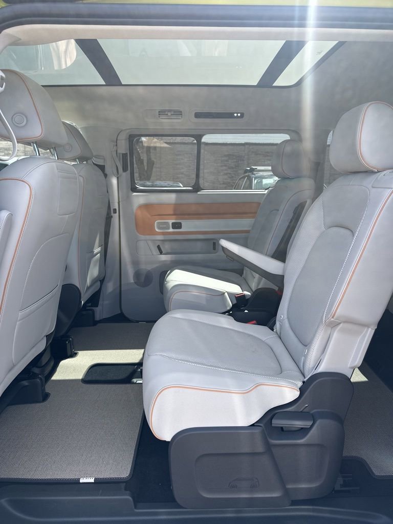 New 2025 Volkswagen ID. Buzz 1st Edition AWD/4WD image 13