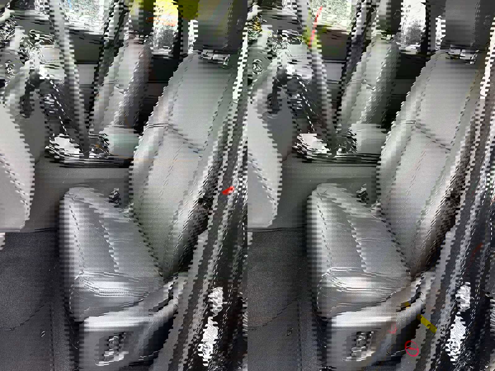 Used 2024 Land Rover Range Rover Velar S image 21