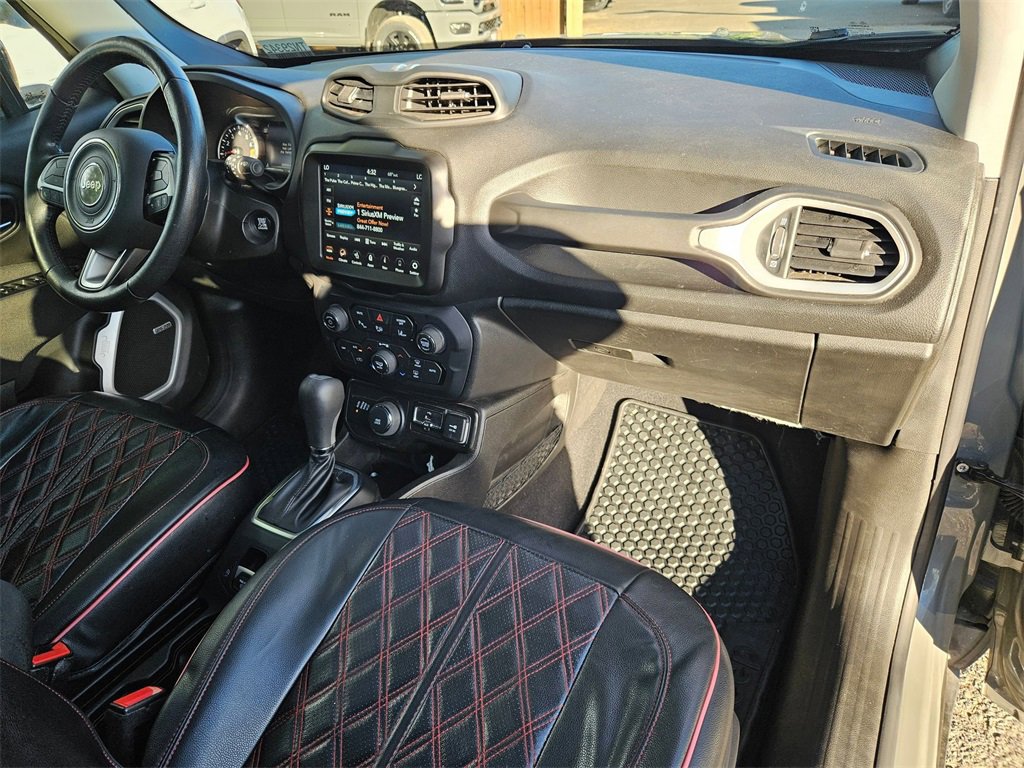 Certified 2021 Jeep Renegade Latitude w/ Luxury Group I image 19