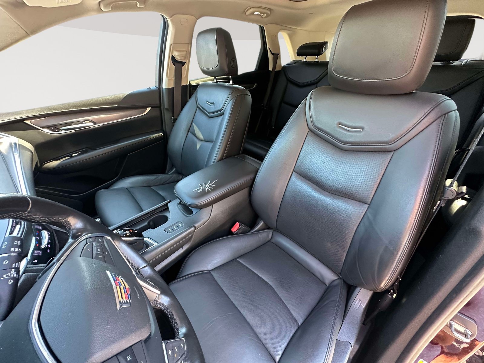 Used 2018 Cadillac XT5 Luxury w/ Driver Awareness Package AWD/4WD image 23
