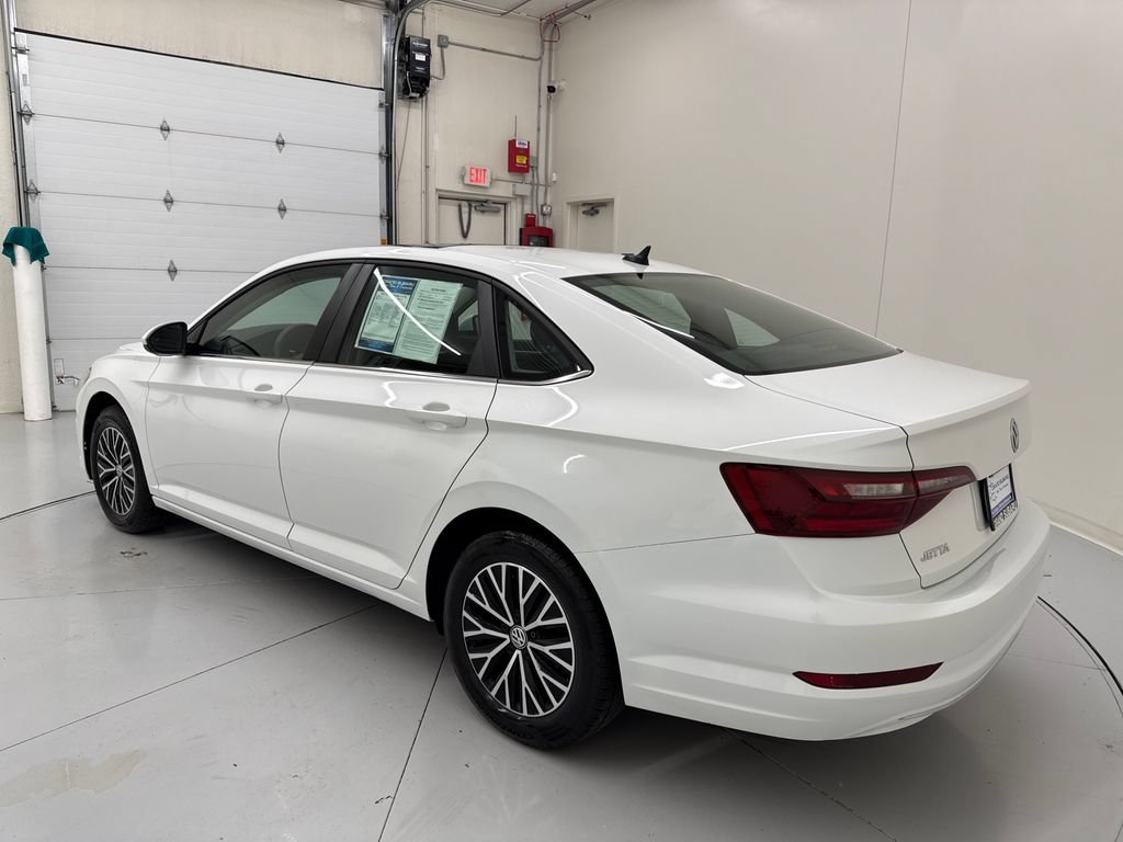 Used 2021 Volkswagen Jetta SE w/ SE Cold Weather Package FWD image 4