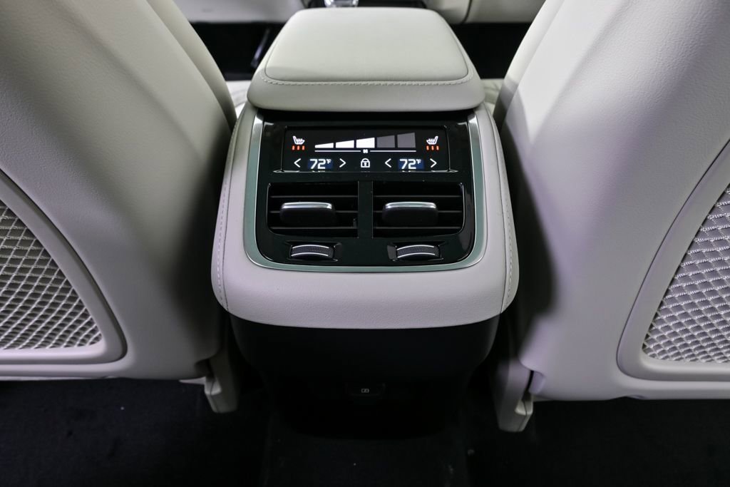 Used 2026 Volvo XC90 B6 Ultra w/ Protection Package AWD/4WD image 22