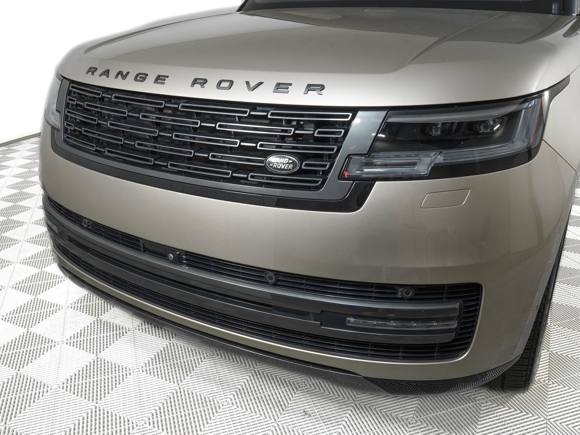 Used 2023 Land Rover Range Rover SE image 33