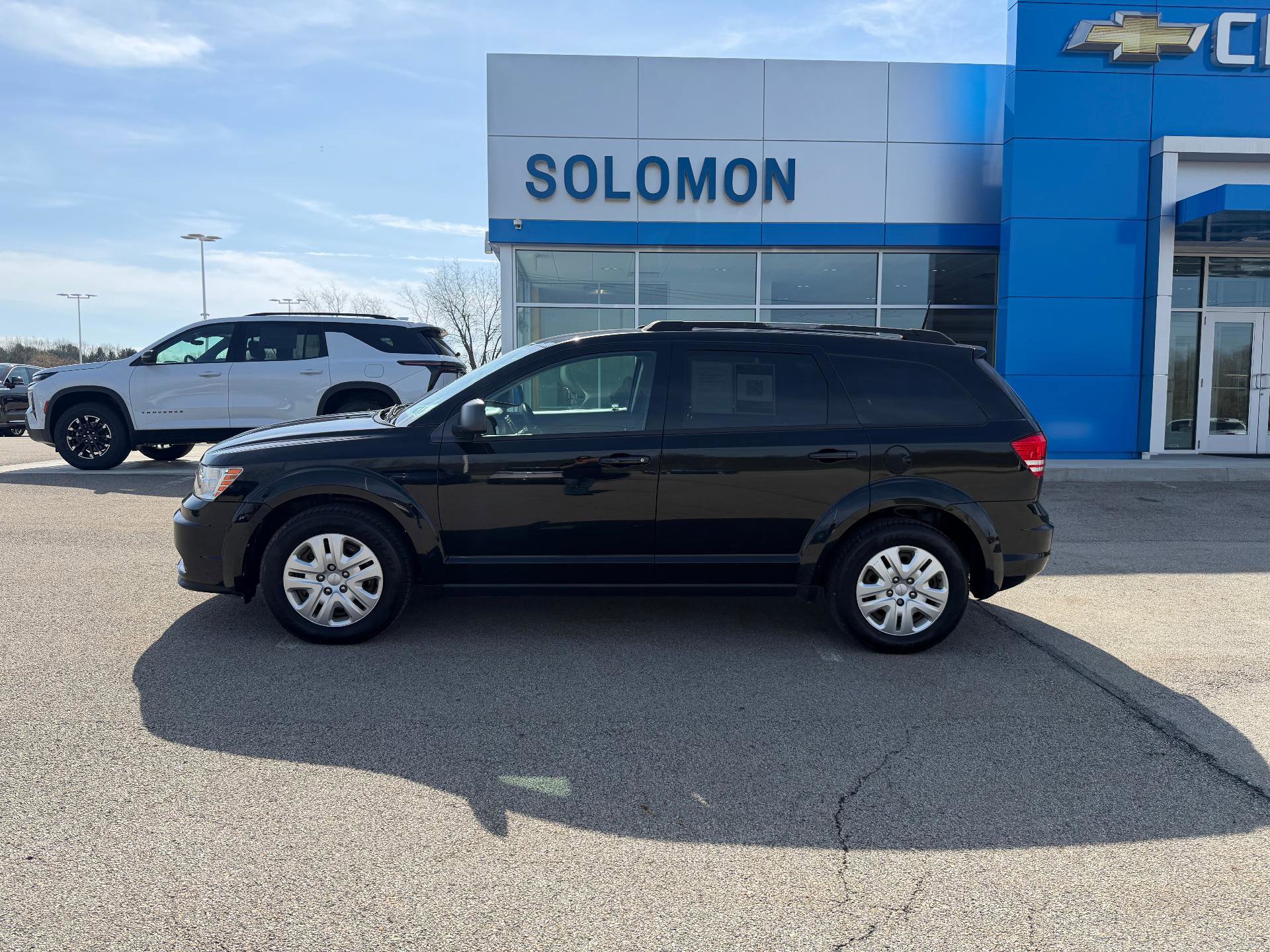 Used 2019 Dodge Journey SE FWD image 3
