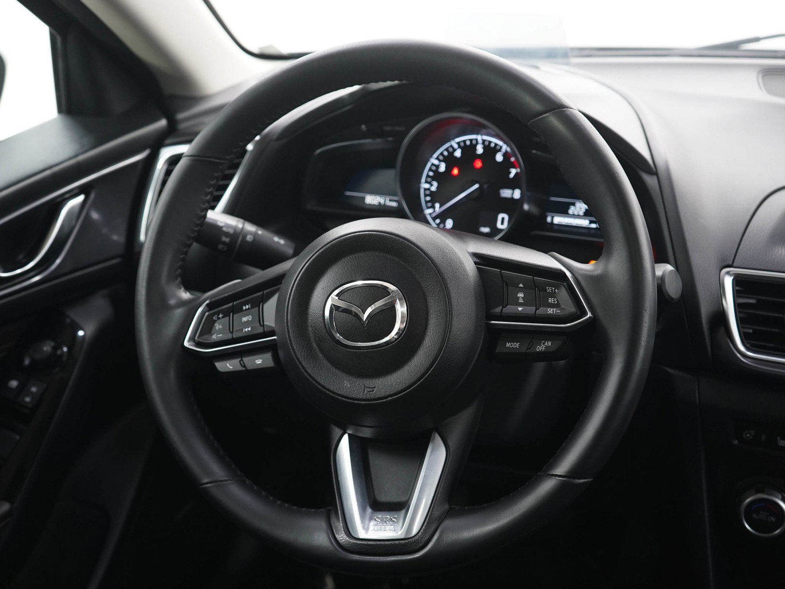 Used 2018 MAZDA MAZDA3 Grand Touring w/ Premium Equipment Package FWD image 14