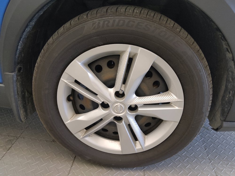 Used 2021 Nissan Kicks S FWD image 31