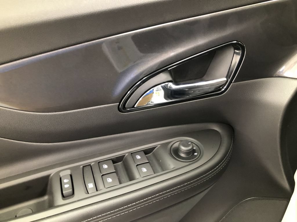 Used 2020 Buick Encore Preferred FWD image 13