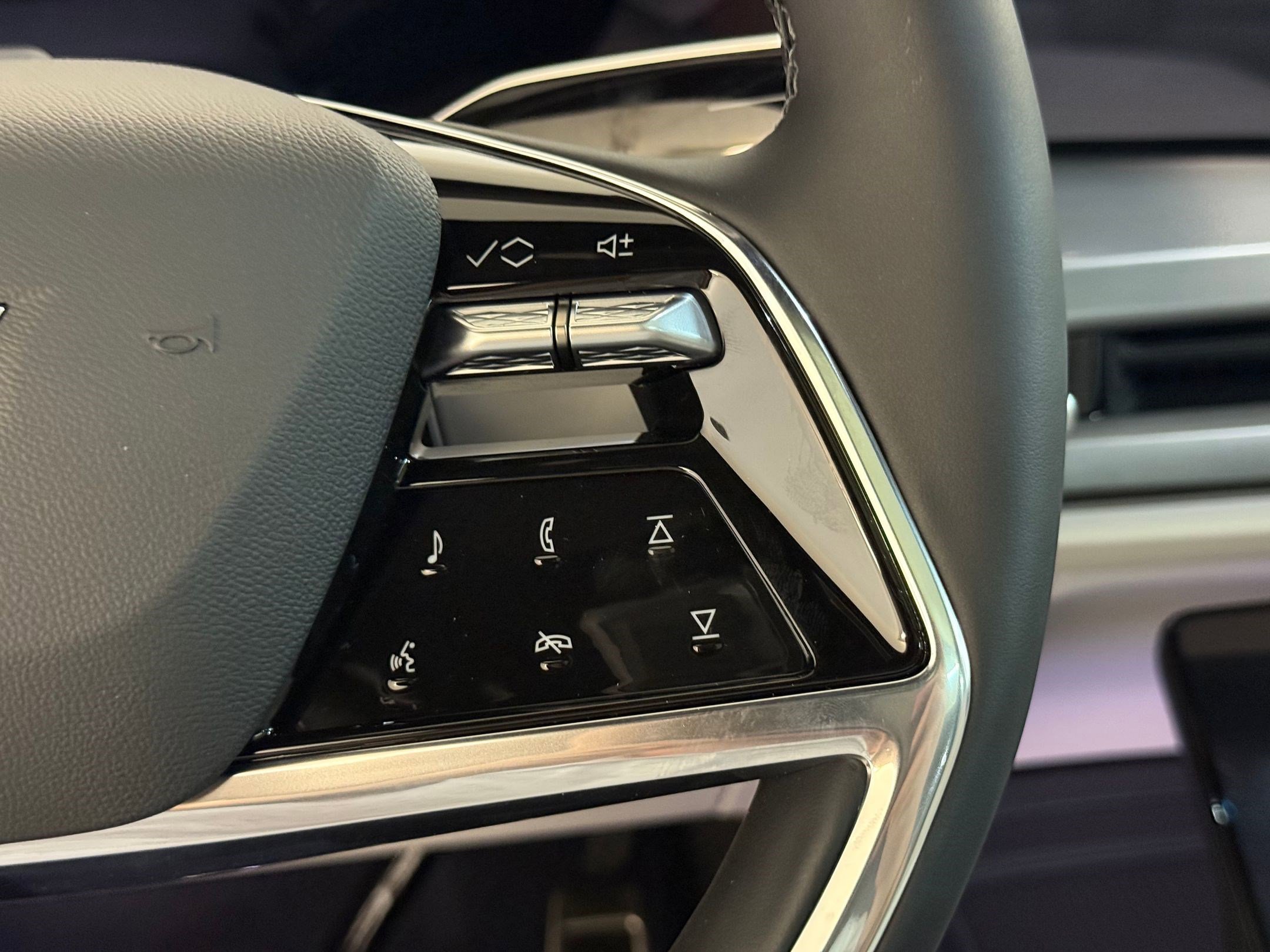 New 2026 Cadillac Vistiq Sport image 29