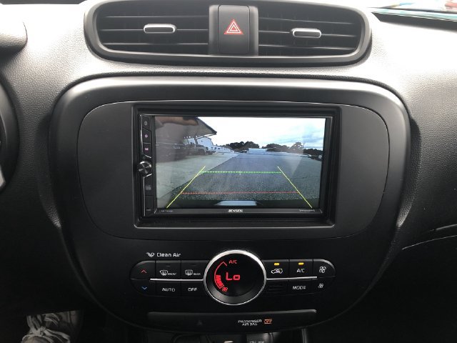 Used 2017 Kia Soul + FWD image 19