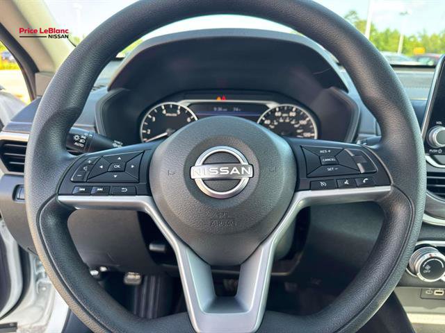 Used 2025 Nissan Altima 2.5 SV FWD image 21
