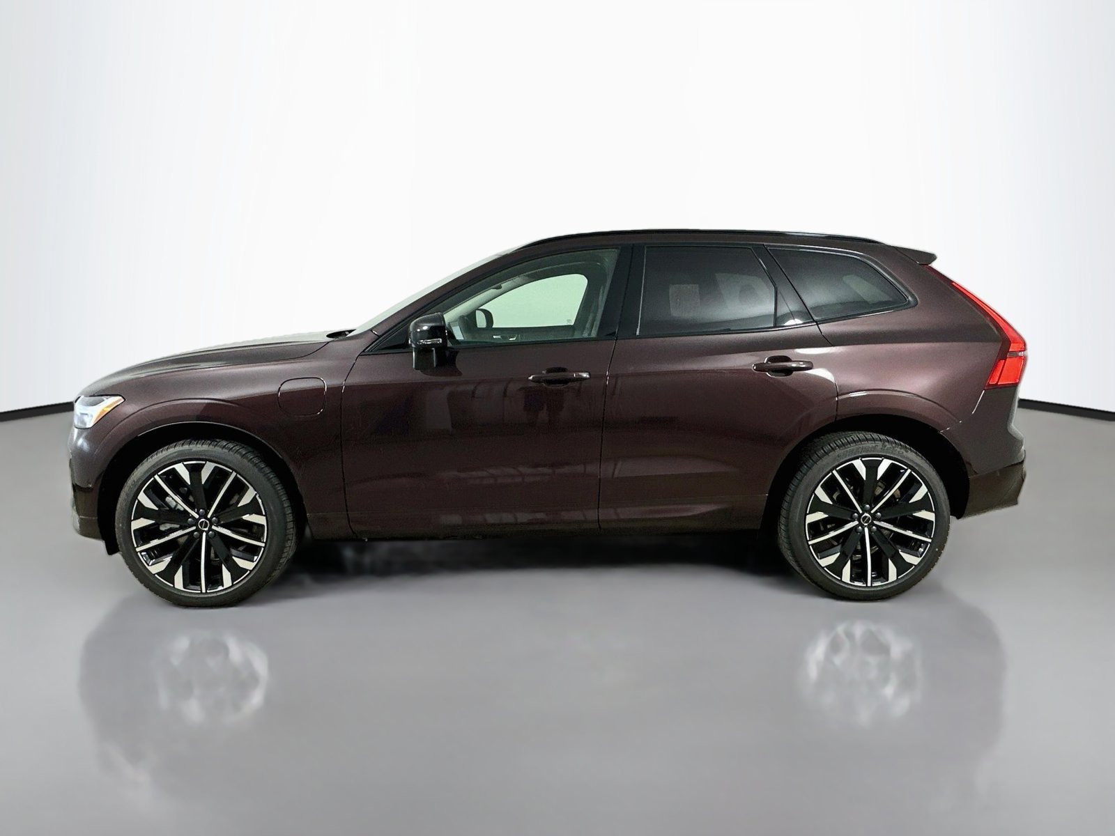 New 2026 Volvo XC60 T8 Ultra w/ Protection Package Premier AWD/4WD image 8