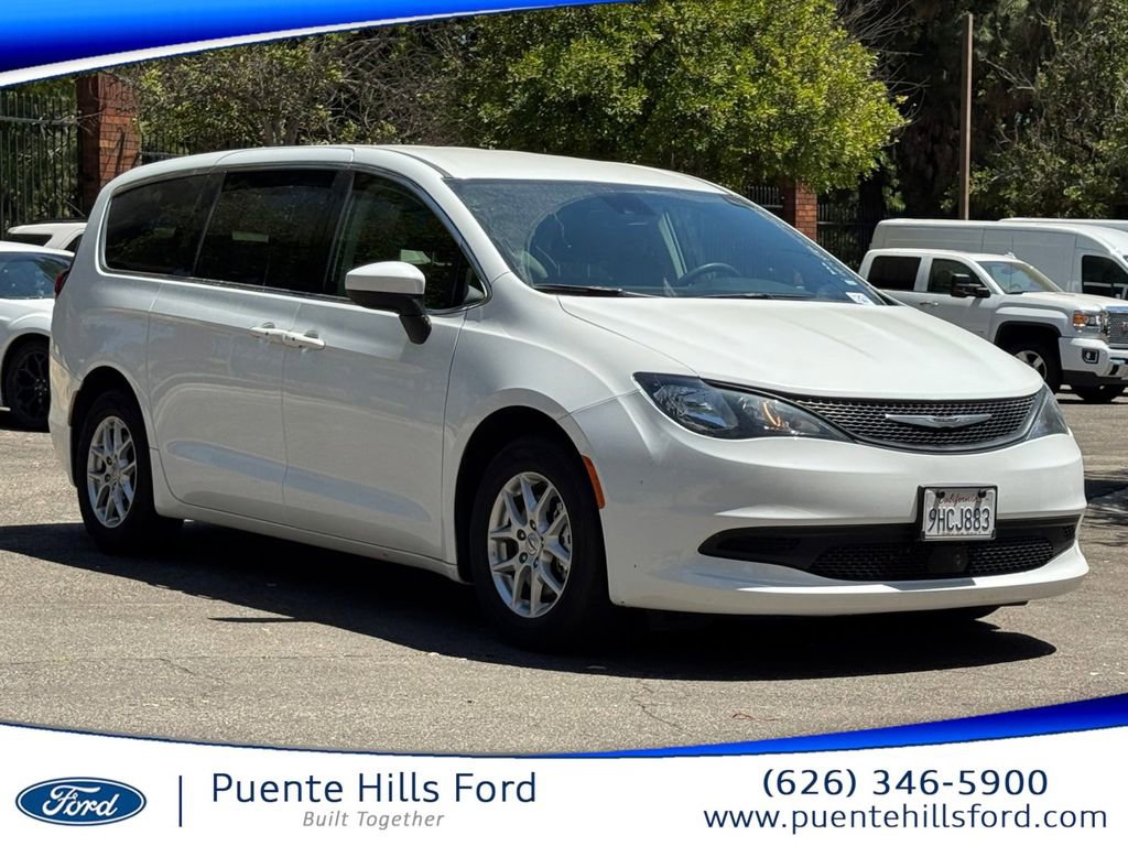 Used 2023 Chrysler Voyager LX FWD image 1