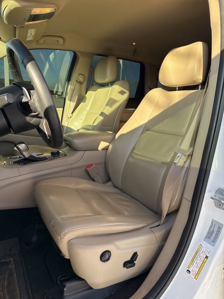 Used 2017 Jeep Grand Cherokee Limited image 11