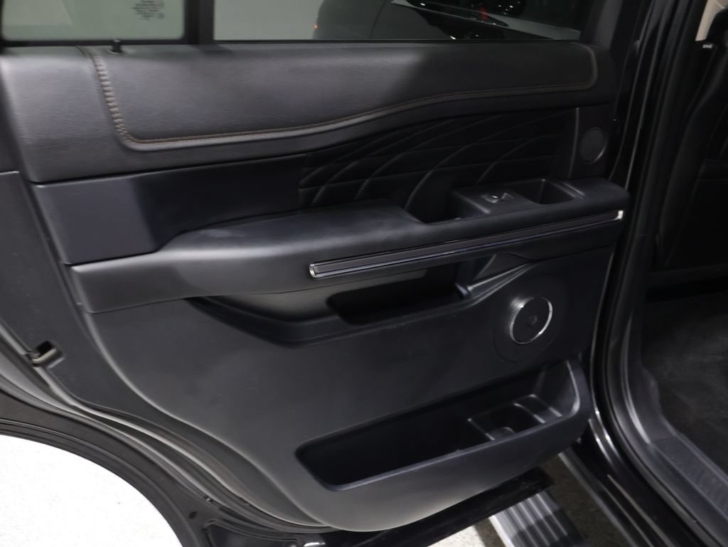 Used 2019 Ford Expedition Platinum AWD/4WD image 19