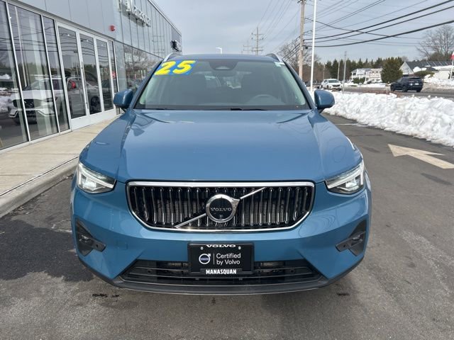 Certified 2025 Volvo XC40 B5 Plus AWD/4WD image 7