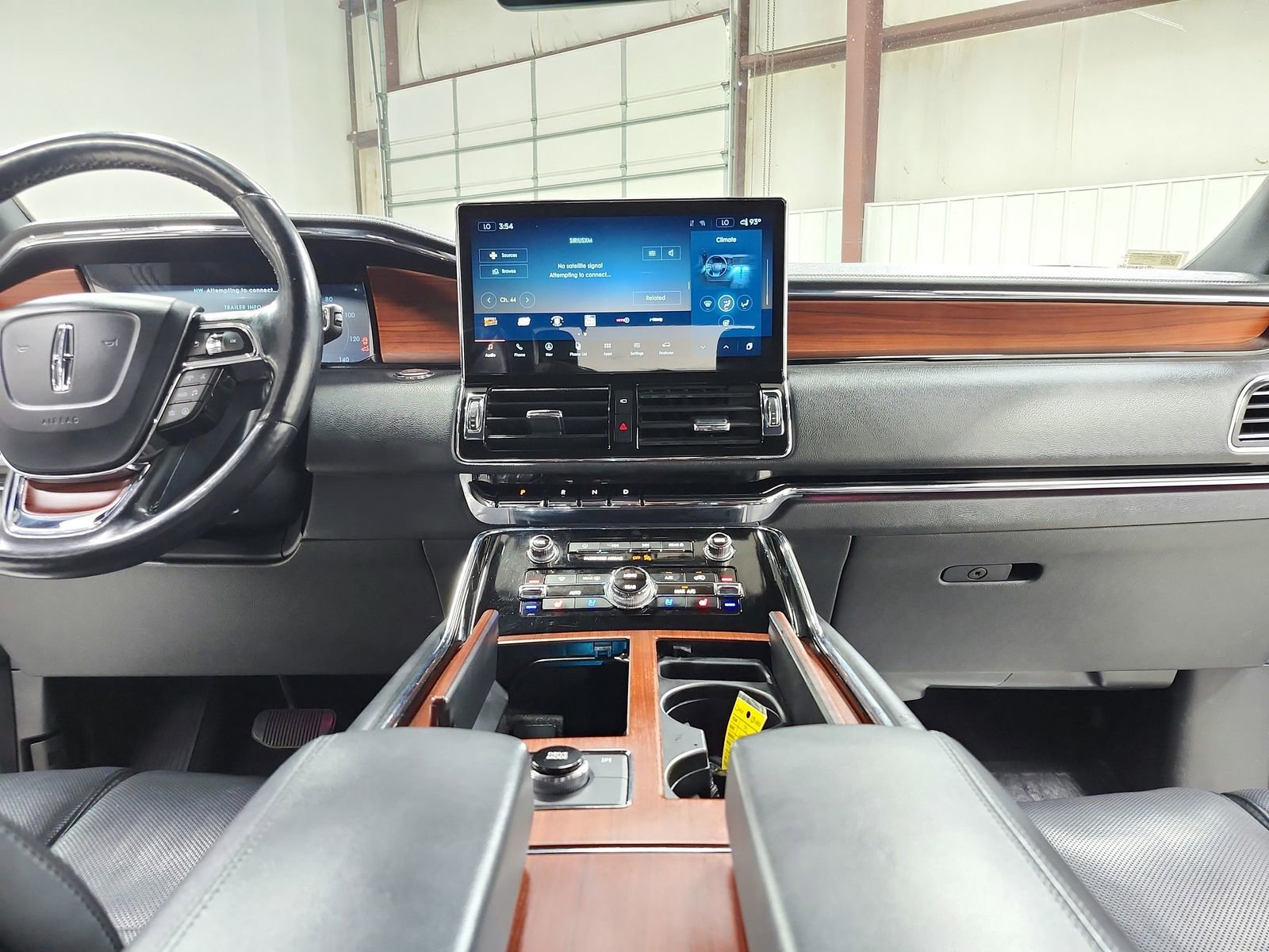 Used 2023 Lincoln Navigator Reserve image 28