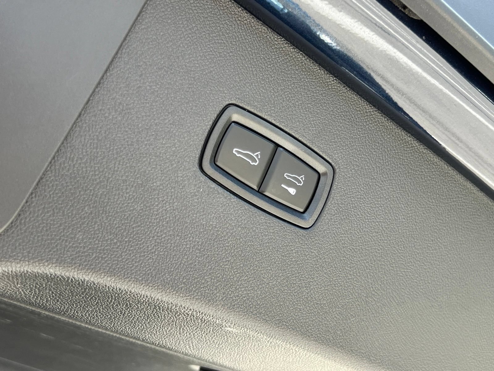 Certified 2024 Porsche Cayenne Coupe AWD/4WD image 21