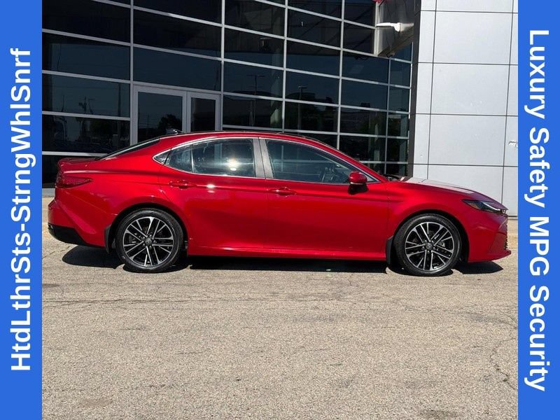Used 2025 Toyota Camry XLE FWD image 2