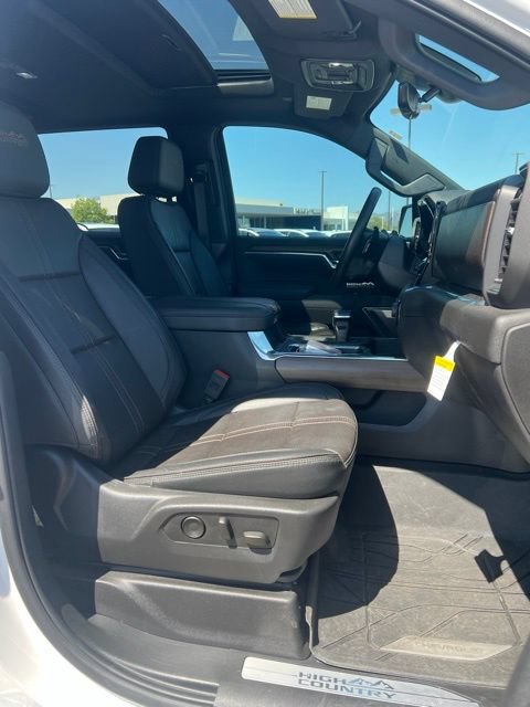 Used 2025 Chevrolet Silverado 1500 High Country w/ High Country Premium Package AWD/4WD image 37