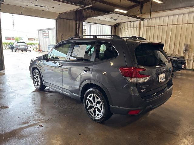 Used 2021 Subaru Forester Premium AWD/4WD image 5