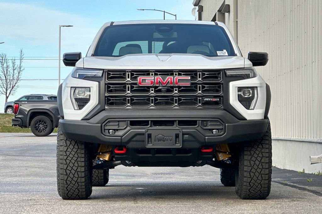 New 2026 GMC Canyon AT4X w/ AT4X AEV Edition AWD/4WD image 3