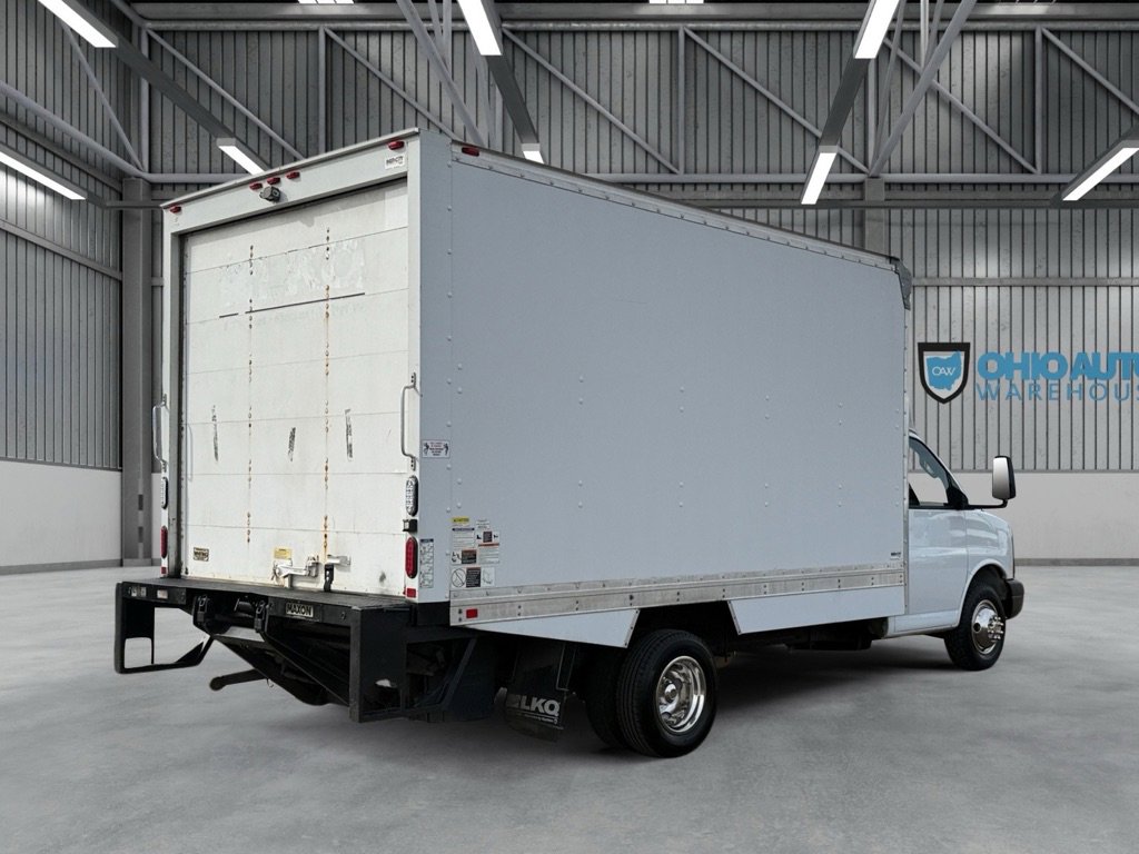 Used 2016 Chevrolet Express 3500 RWD image 8